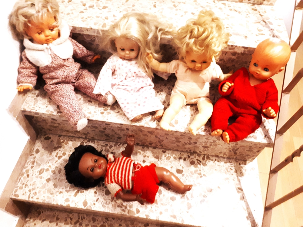 7 Verschiedene Puppen von der Tochter--Siehe dazu die Fotos.