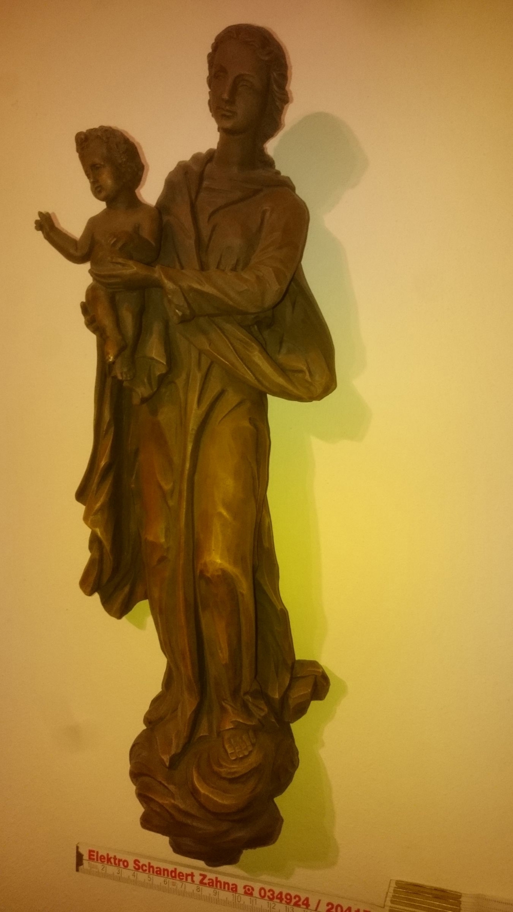 Marienfigur mit Kind-Holz-Wandaufhängung, ca. 46 cm hoch