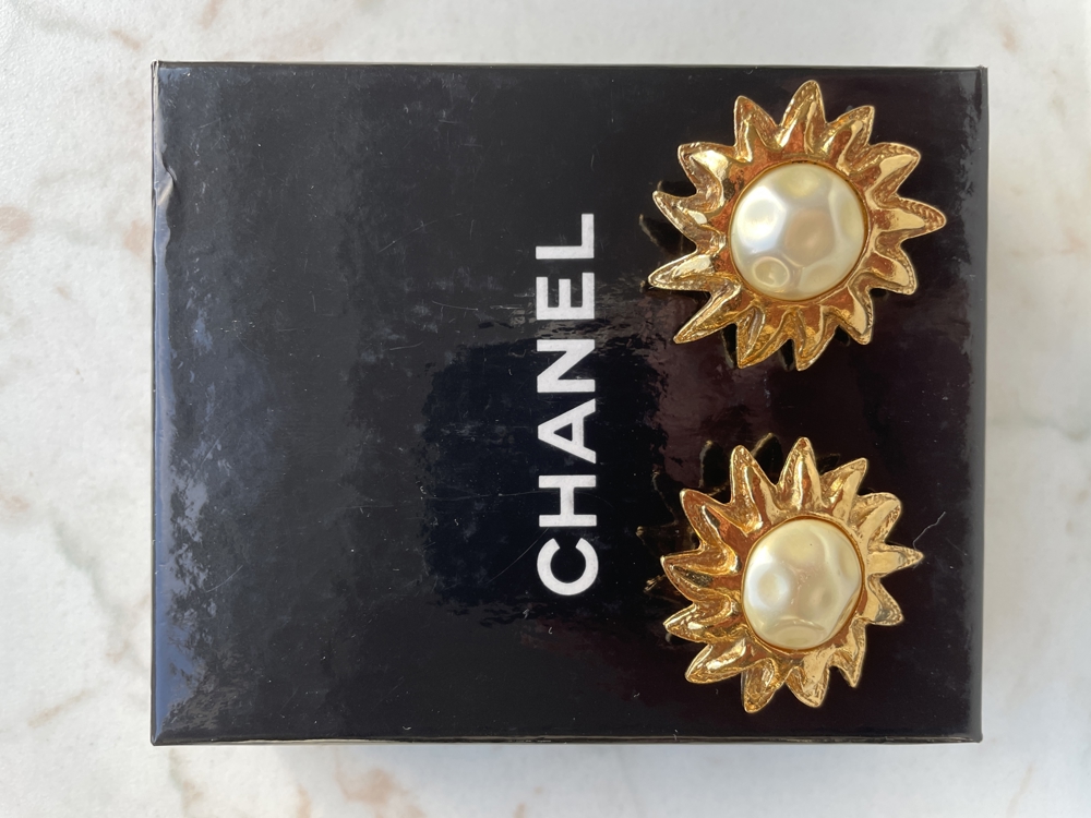 Original Chanel Ohrclip mit Perle
