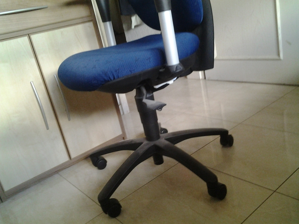 Ergonom.Schreibtisch-Stuhl