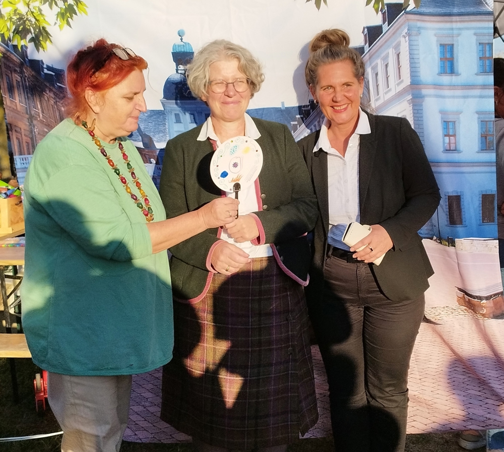 Elke Simon-Kuch zu Gast bei Ilonka Struve am Stand vom Museum