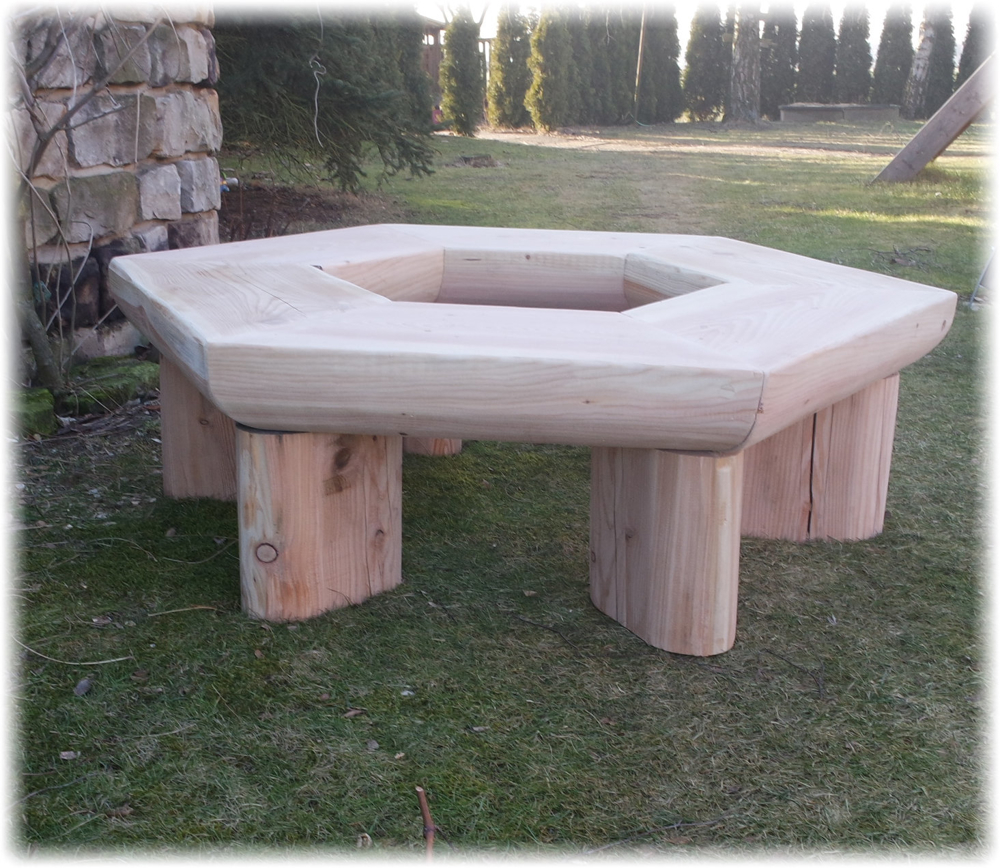 Baumbank. Gartenbank. Holzbank.