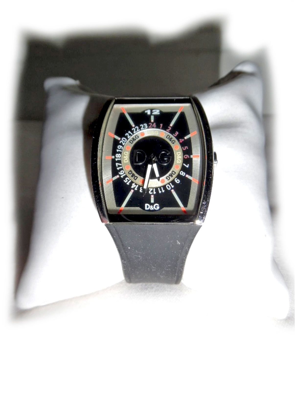 Neuwertige Armbanduhr von Dolce&Gabbana