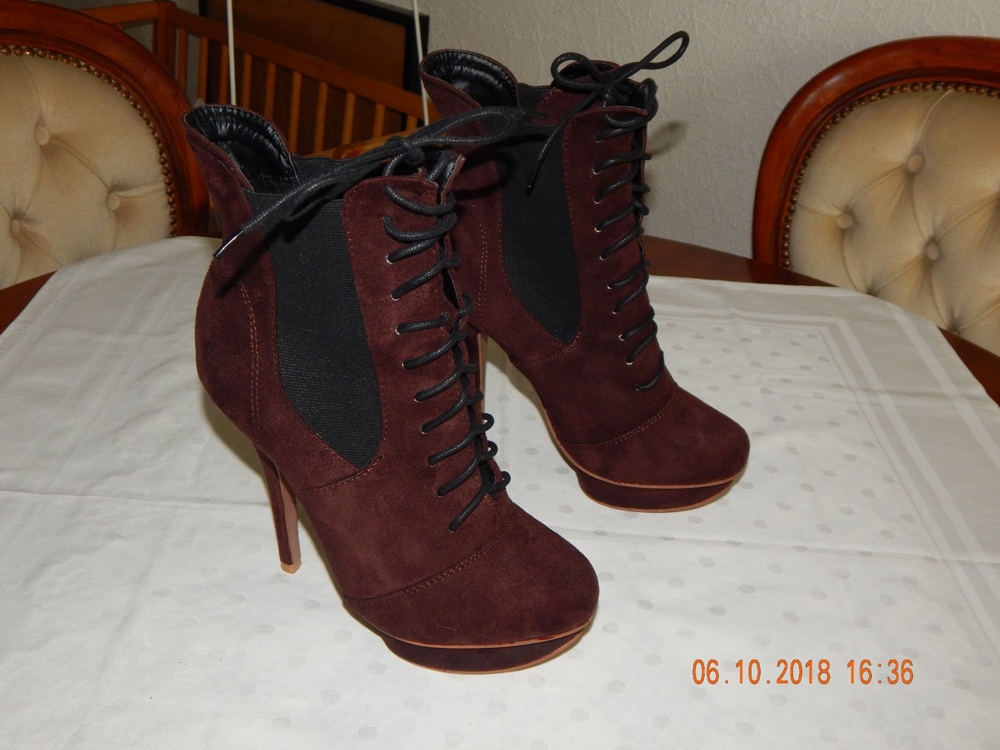 Stiefellette Damenschuh Damenstiefel Pumps High Heels in Wildleder von Habbibi Größe 38