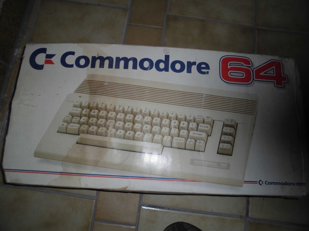 Commodore C 64 Personal Computer