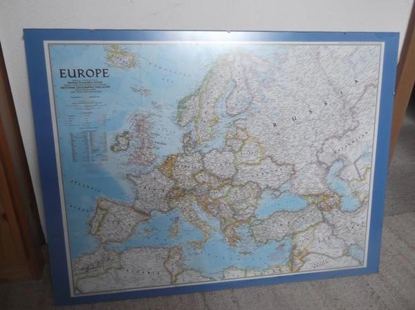 Wandschmuck: Dekorative Europakarte der "National Geographic Society" aufgezogen