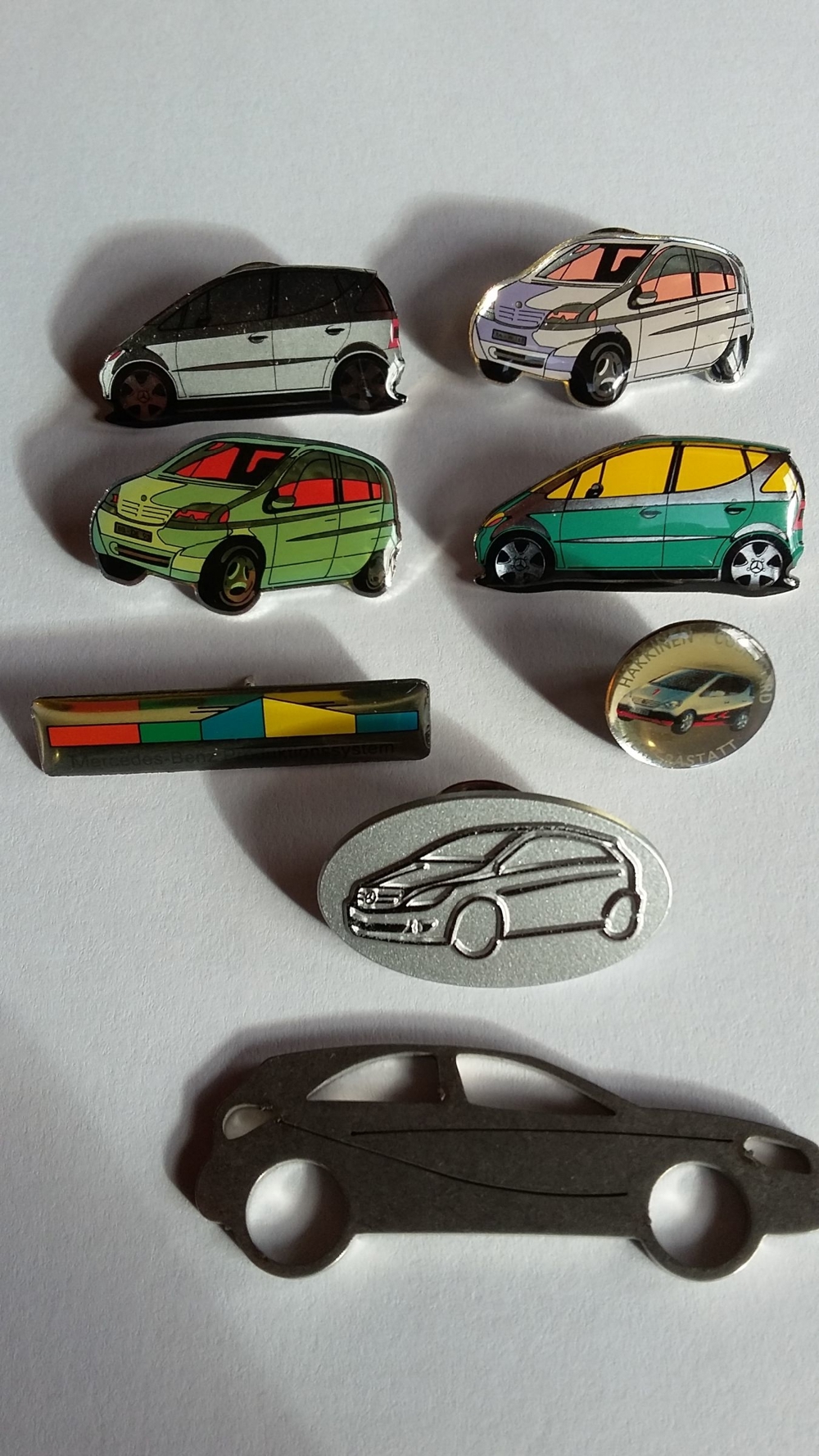Sticker und Pins mit Mercedes-Benz-Motiven
