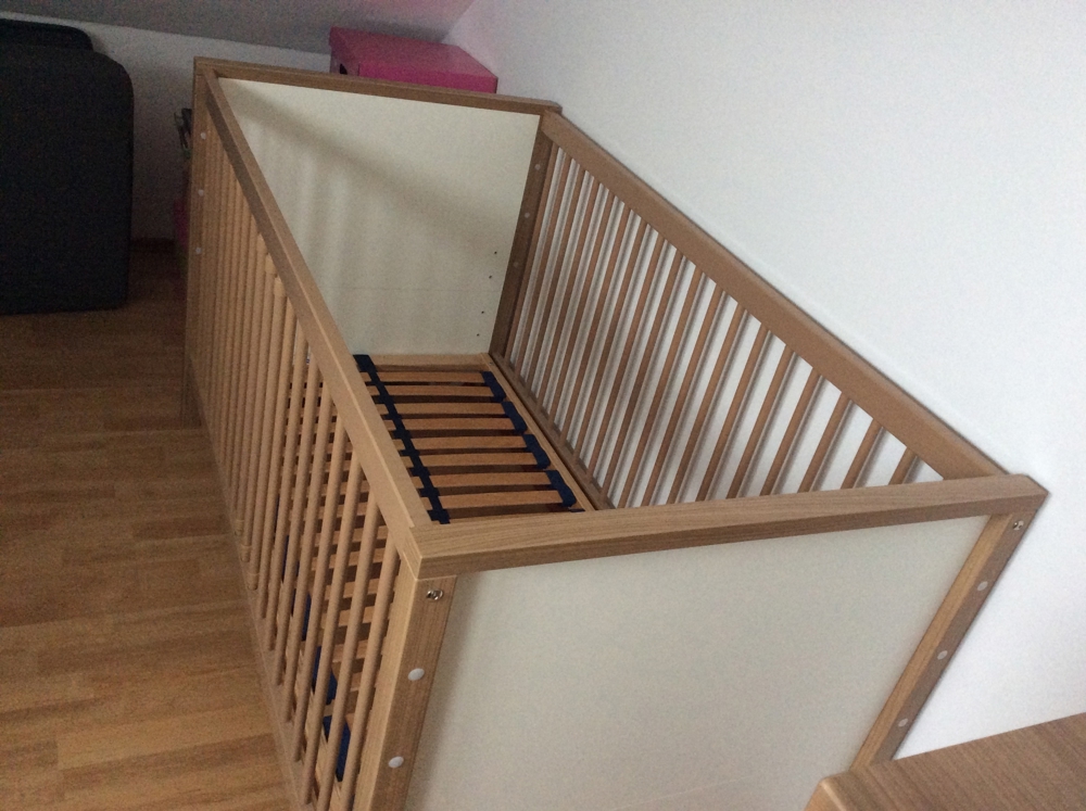 1 Baby/-Juniorbett mit Lattenrost, Matratze und Umbauteilen Modell LEO von Paidi