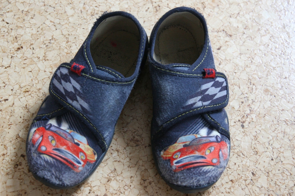 Hausschuhe von Elefanten Gr. 25