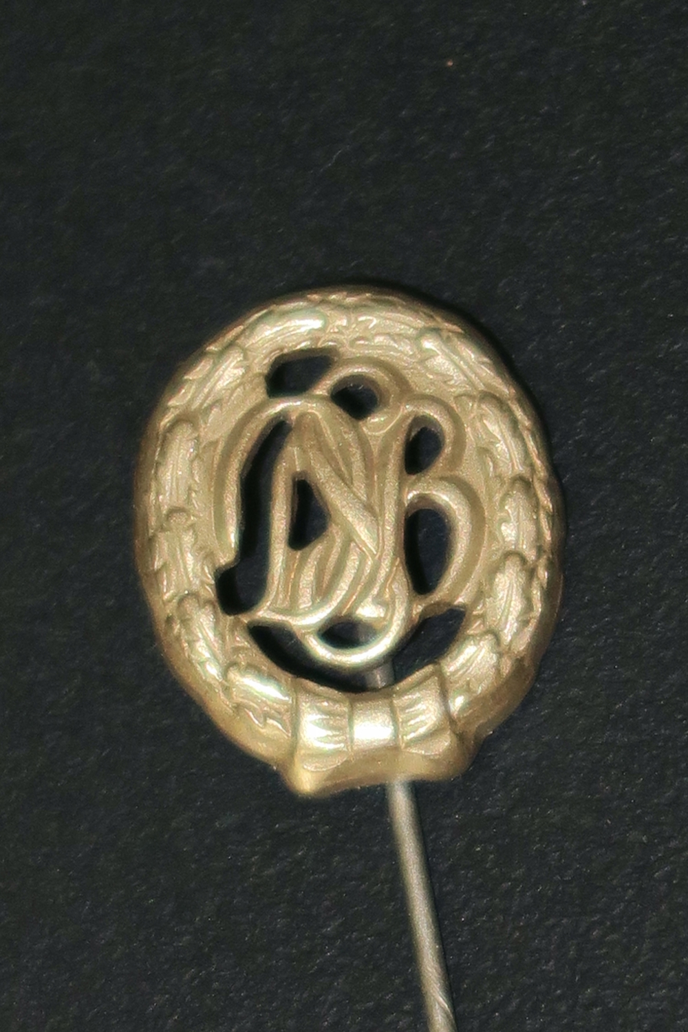 Sportabzeichen Anstecknadel DSB in Gold Antik Steinhauer & Lück Lüdenscheid