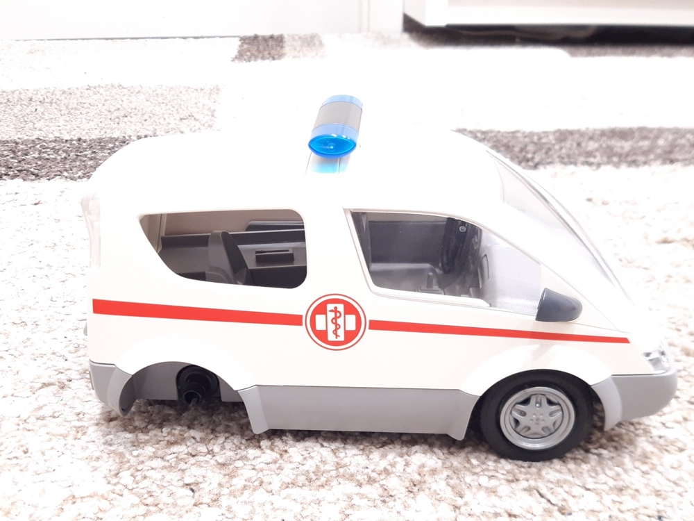Playmobil Klinik mit Ambulanz!