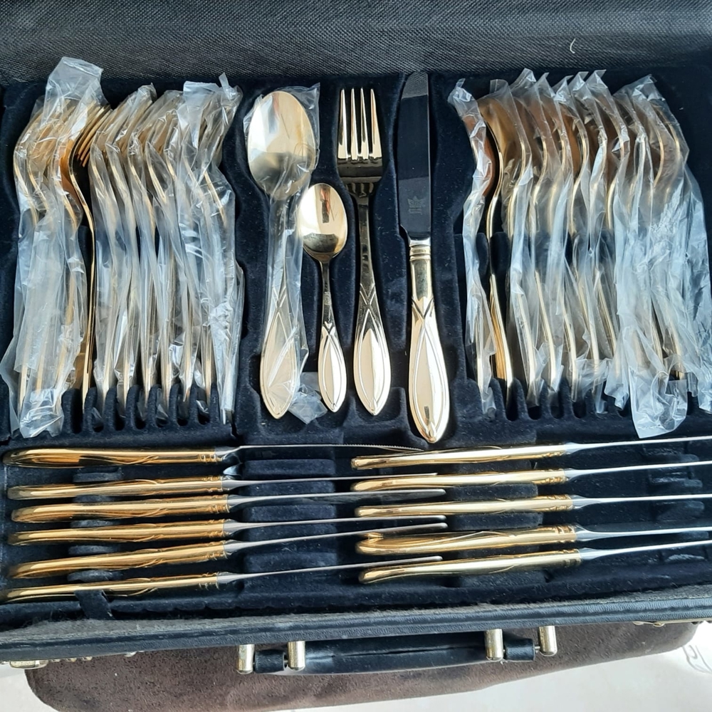 Hartvergoldetes Besteck
