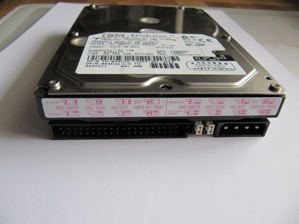 IBM Deskstar DTLA-307045 PATA 45 GB 7200RPM- Festplatte
