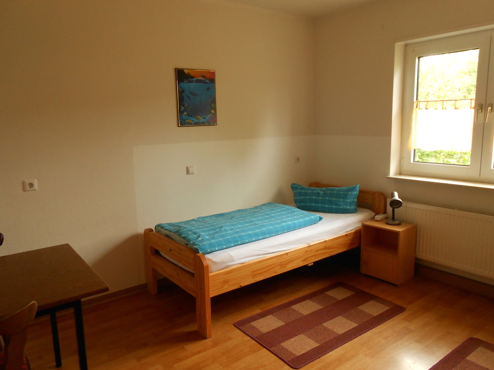 Möbel für Gästezimmer  bzw  Ferienwohnung