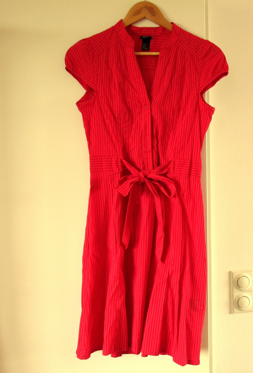 NEUWERTIGEs rotgestreiftes Kleid mit Bändel H & M Gr. 38