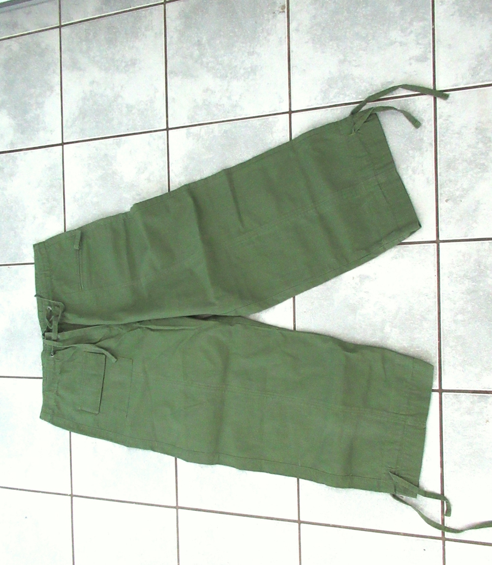 NEUWERTIGE grüne Bermuda firefly Größe 38