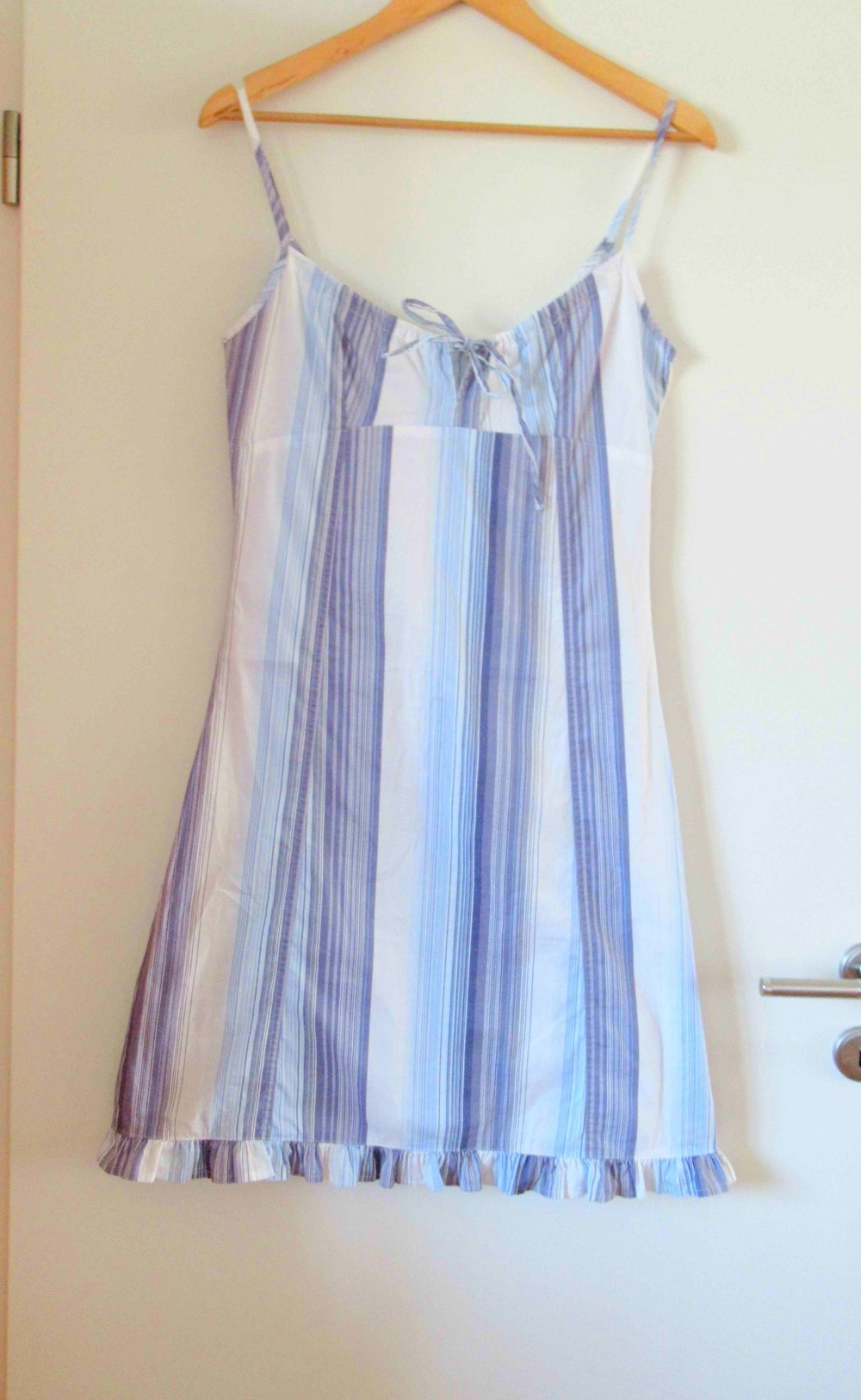 NEUWERTIGEs blauweiß gestreiftes Kleid Größe M