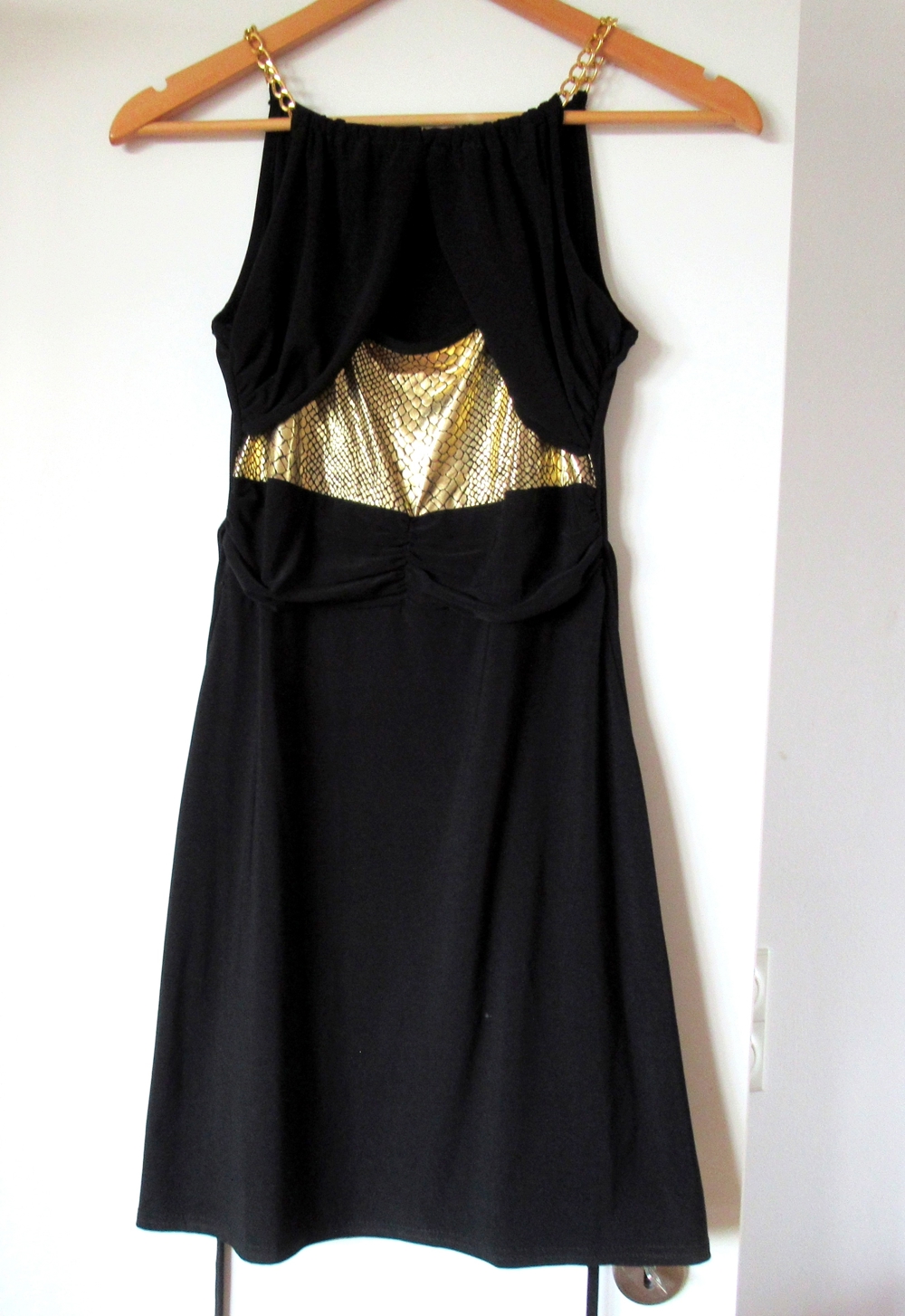 NEUES schwarzgoldenes raffiniertes Kleid S / M