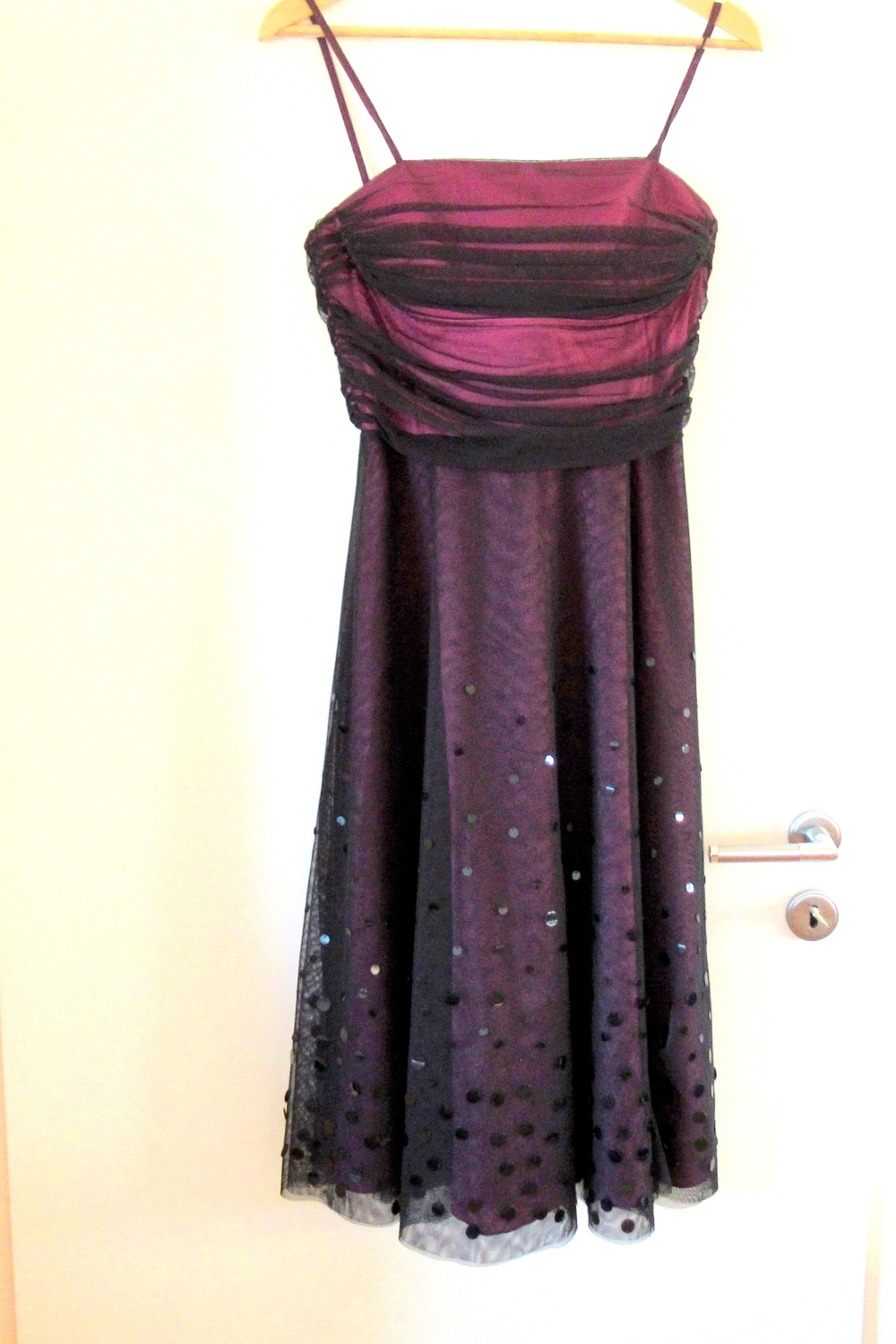 NEUWERTIGES pinkschwarzes Cocktailkleid mit Pailetten Größe M