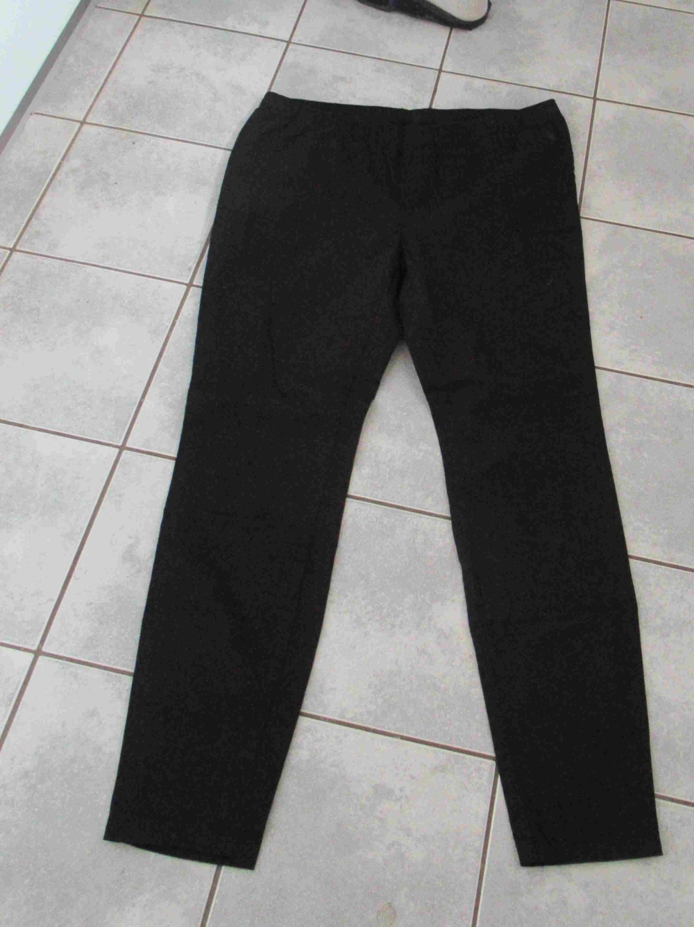NEUE schwarze jeansartige Schlupfhose Größe 44