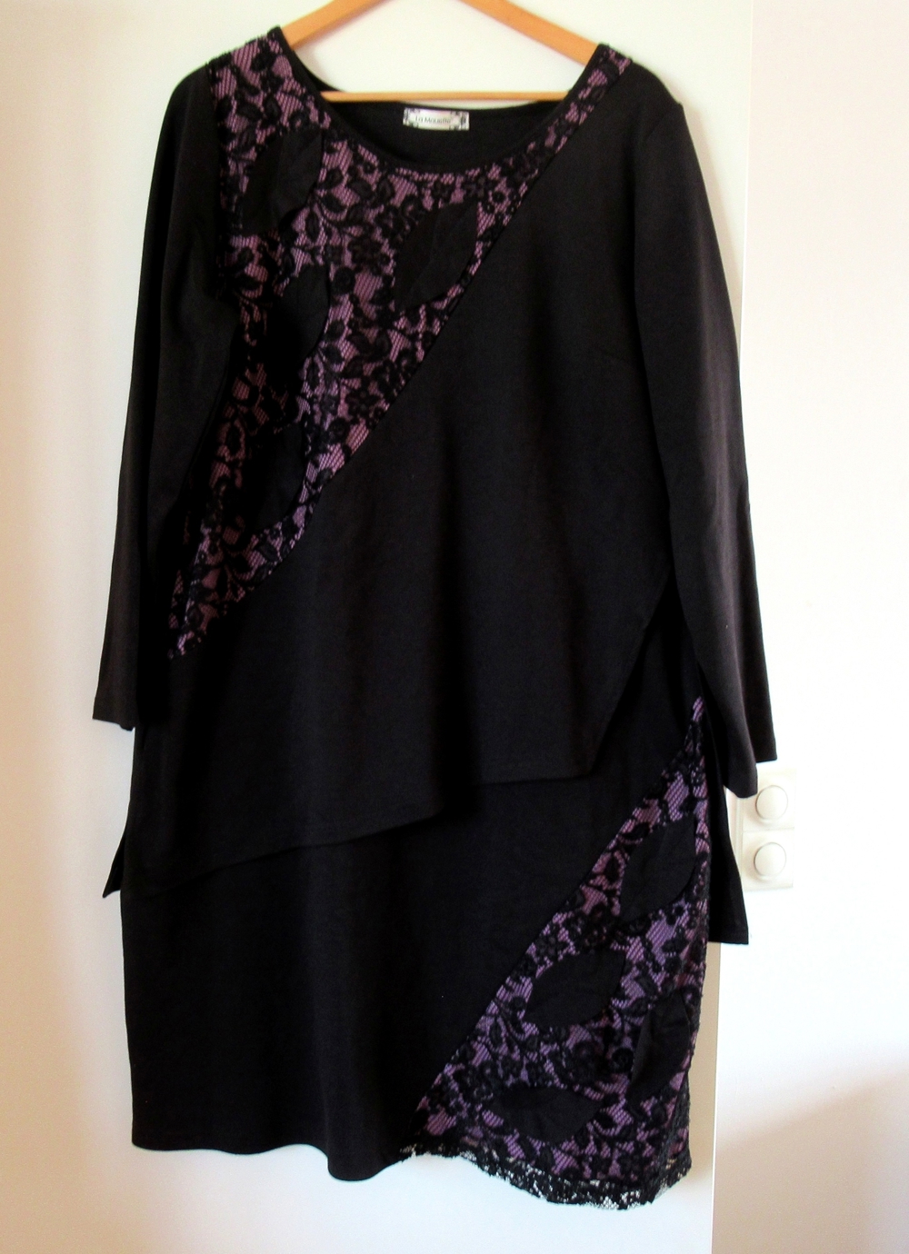 NEUWERTIGES wärmes schwarz violettes Kleid Größe 46   48