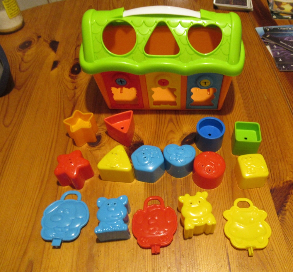 PlayGo Shape and Lock Barn Haus mit Formen und Türen