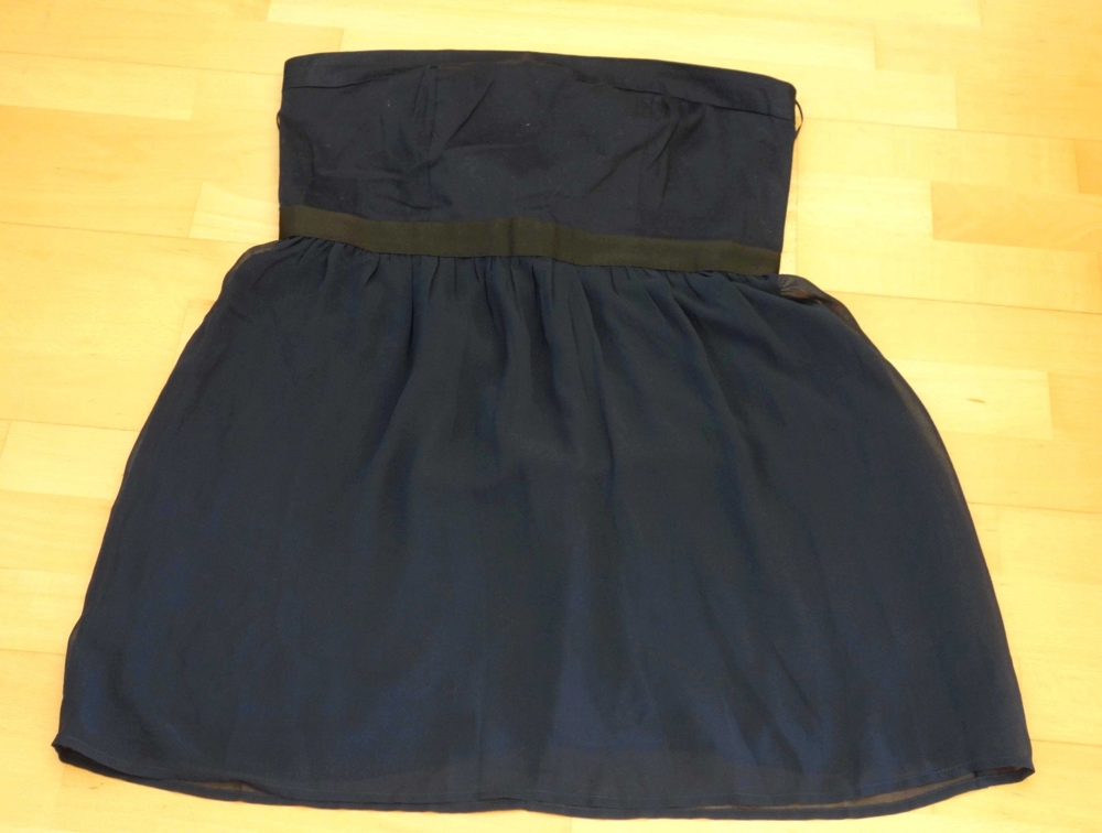 NEUWERTIGES dunkelblaues trägerloses Kleid Größe XL von Mango