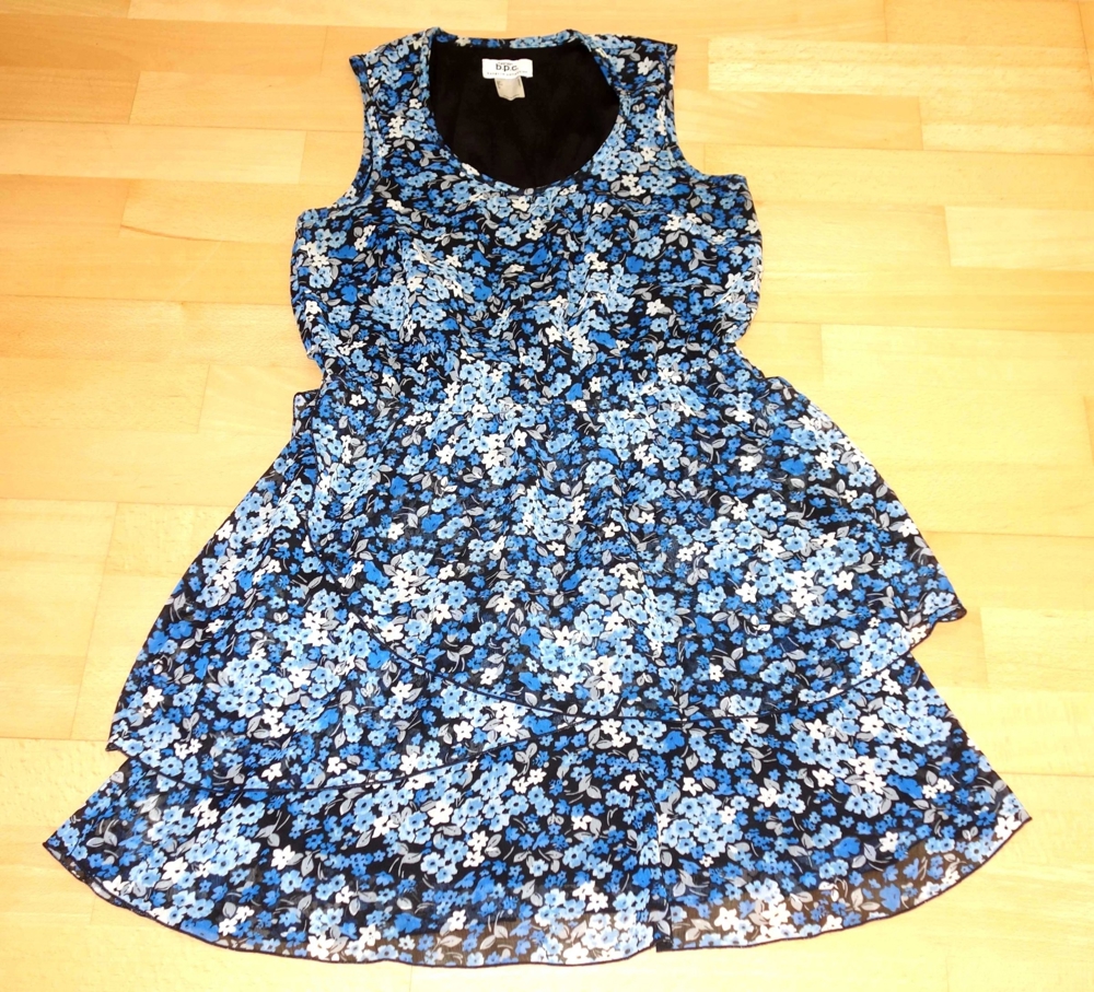 NEUWERTIGES blaugeblümtes Kleid Größe 36 von bpc