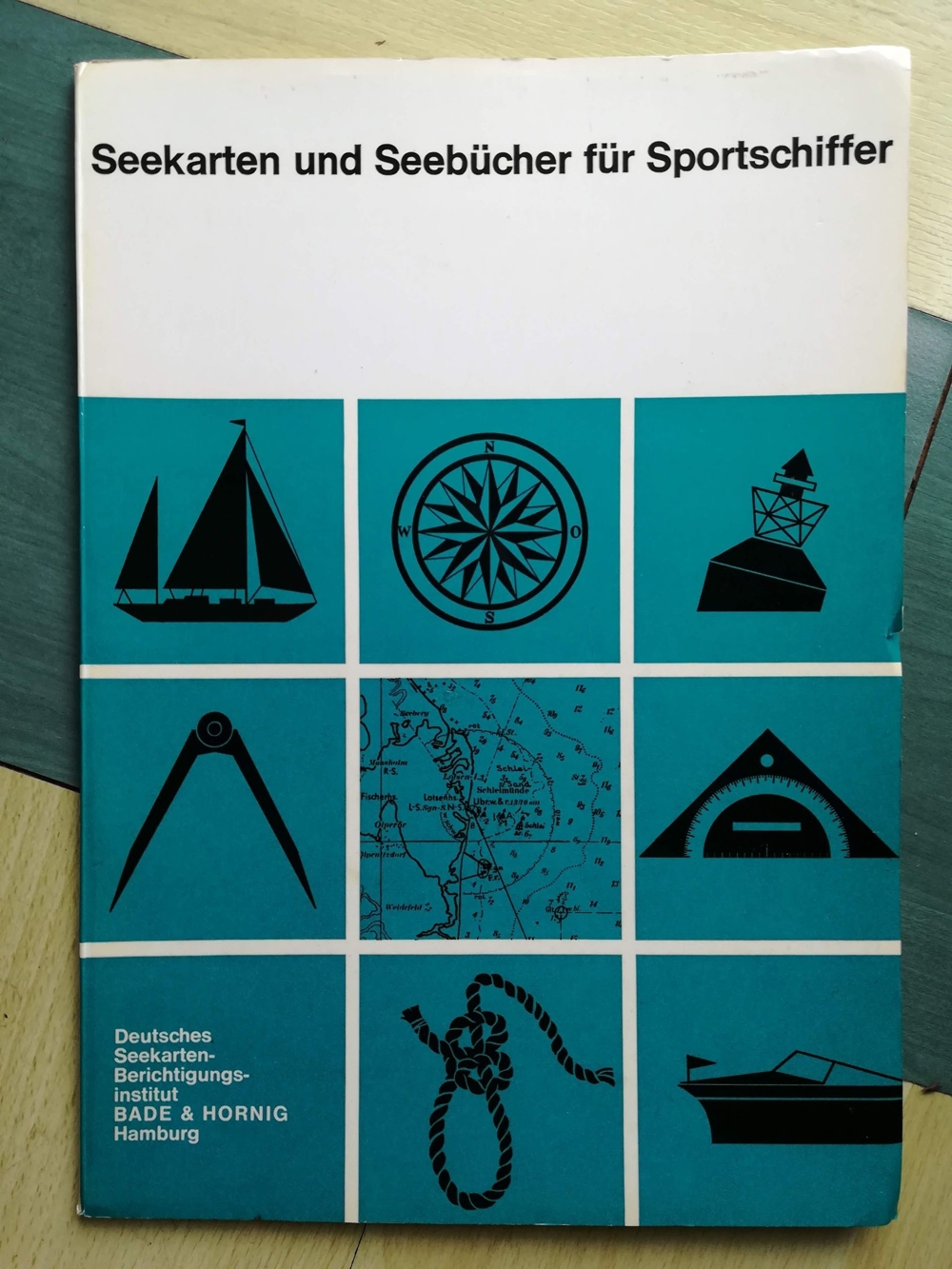 Seekarten und Seebücher ffür Sportschiffer