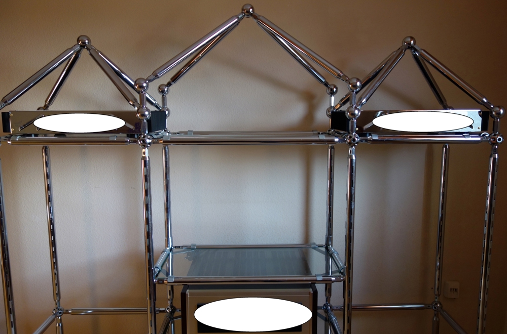 HIFI Rack aus MERO-Stäben stahl chrom und Glasplatten