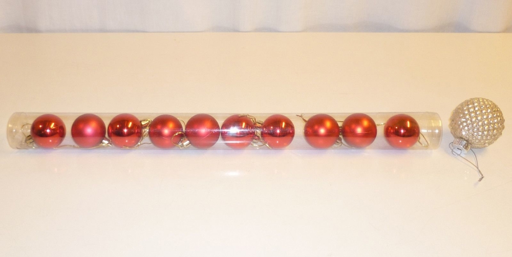 Rote und silberne Weihnachtsbaumkugeln / Christbaumkugeln ca. 4 cm