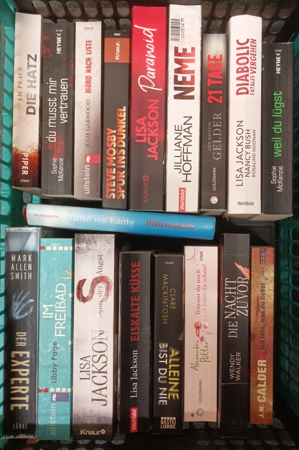 BÜCHER   Thriller pro Stück 2,50 EUR 