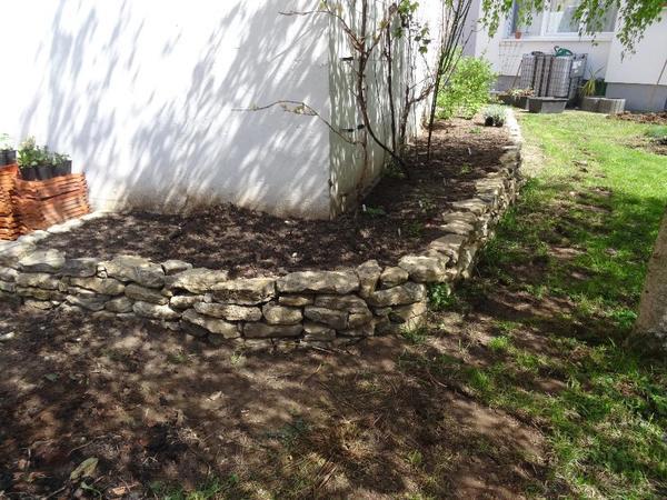 Herbst 2025, Frühjahr Sommer 2026: Wollen sie eine Natursteinmauer im Garten?