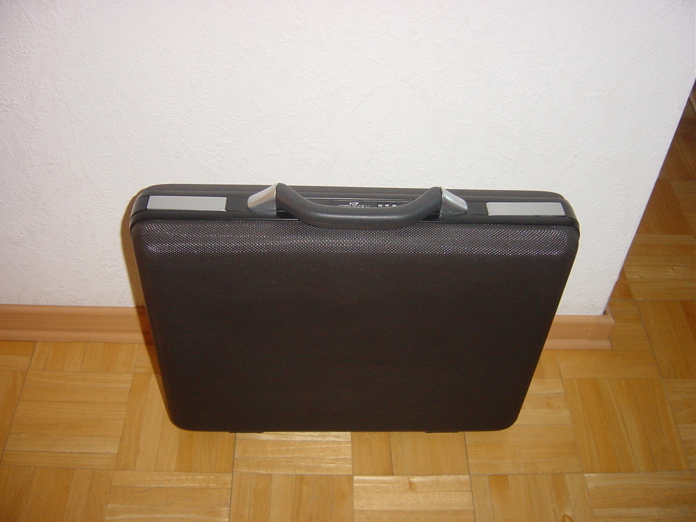 Attachekoffer VIP Odyssey Office 16" NEU mit Einlagen für Laptop