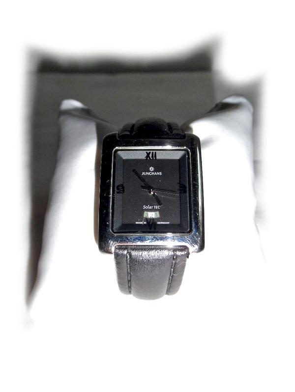 Schöne Armbanduhr von Junghans SolarTEC