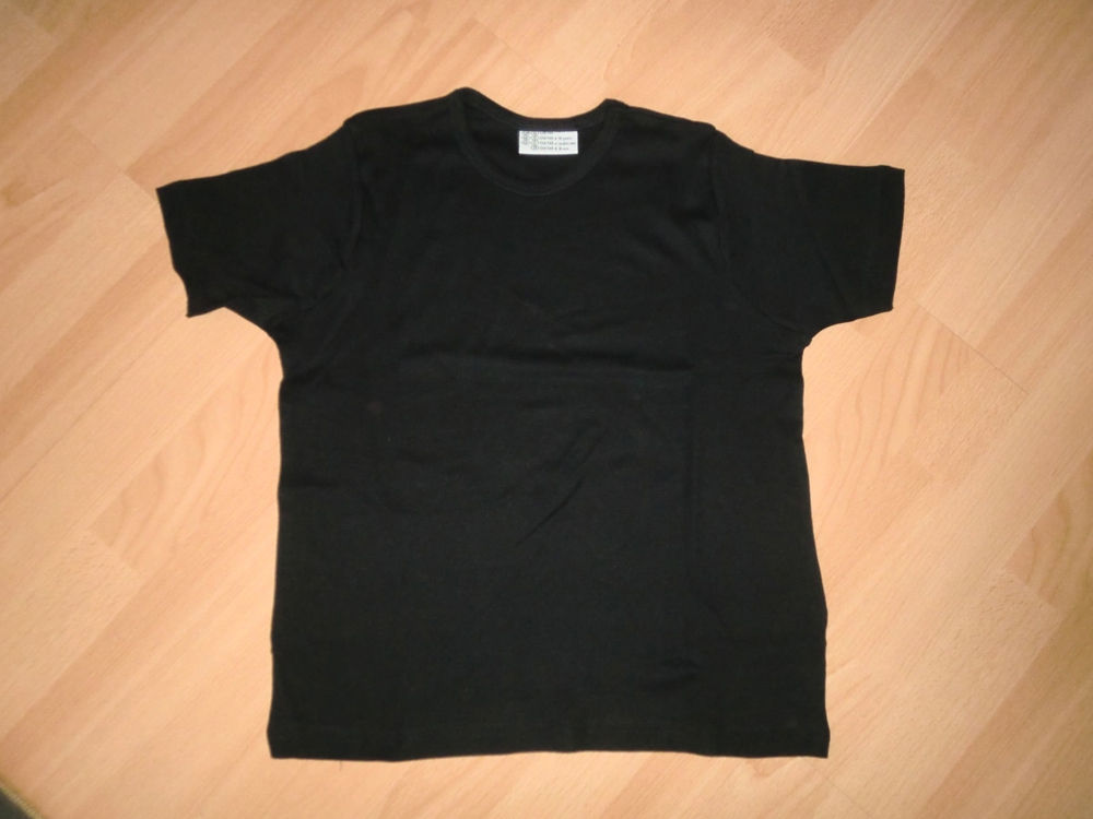 Unterzieh-T-Shirts zu verkaufen *Größe 134/140