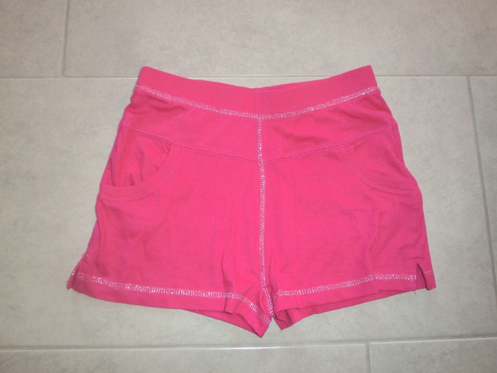 Mädchen-Shorts zu verkaufen *Größe 140*