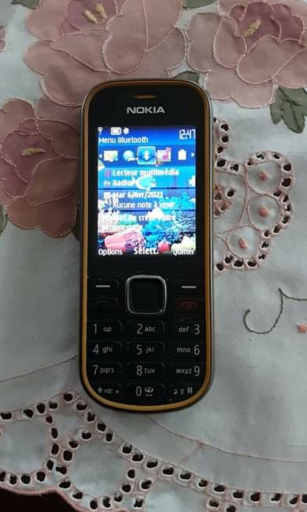 Samsung   Nokia Handy