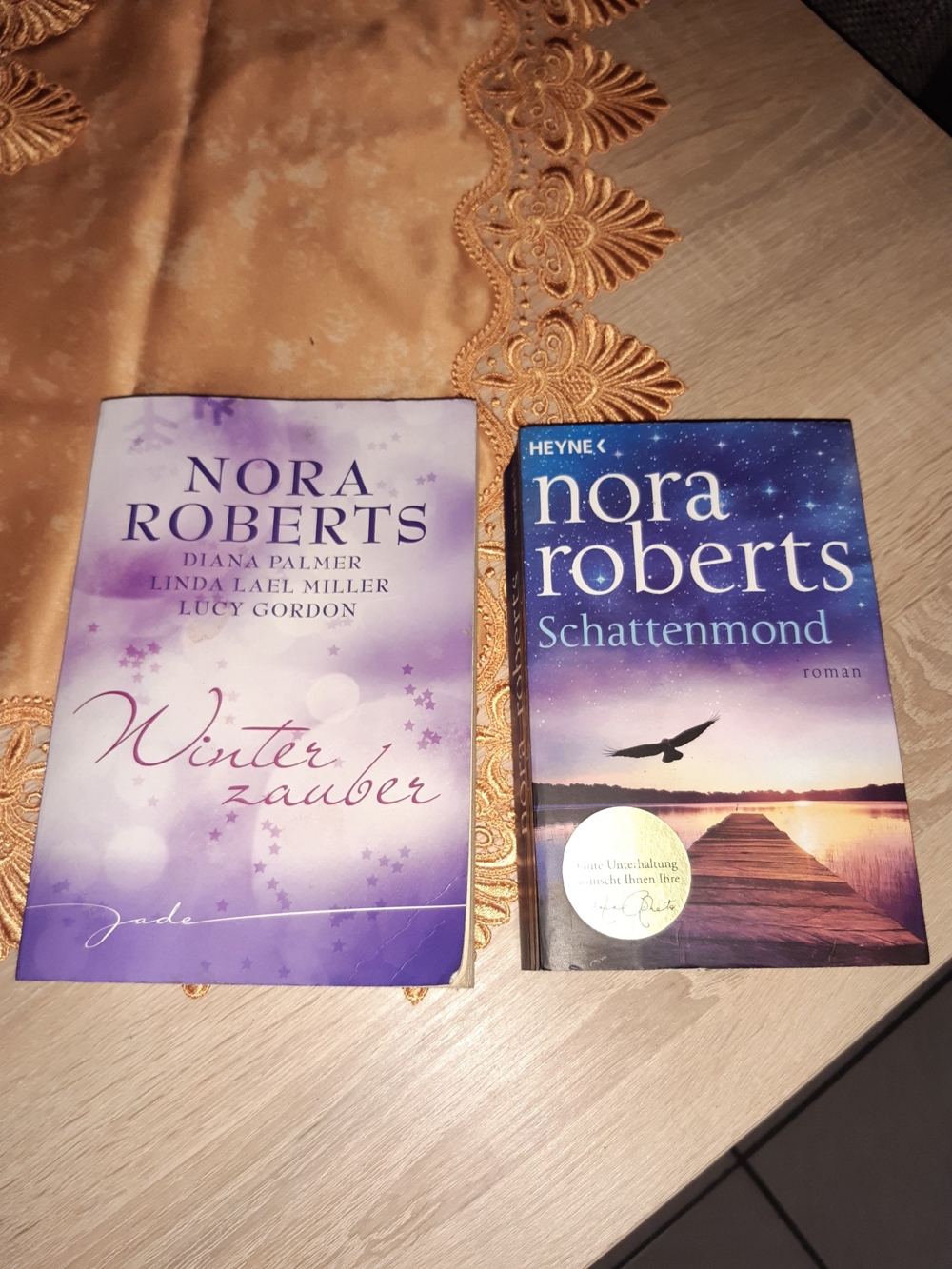 Nora Roberts- Winterzauber und Schattenmond TB