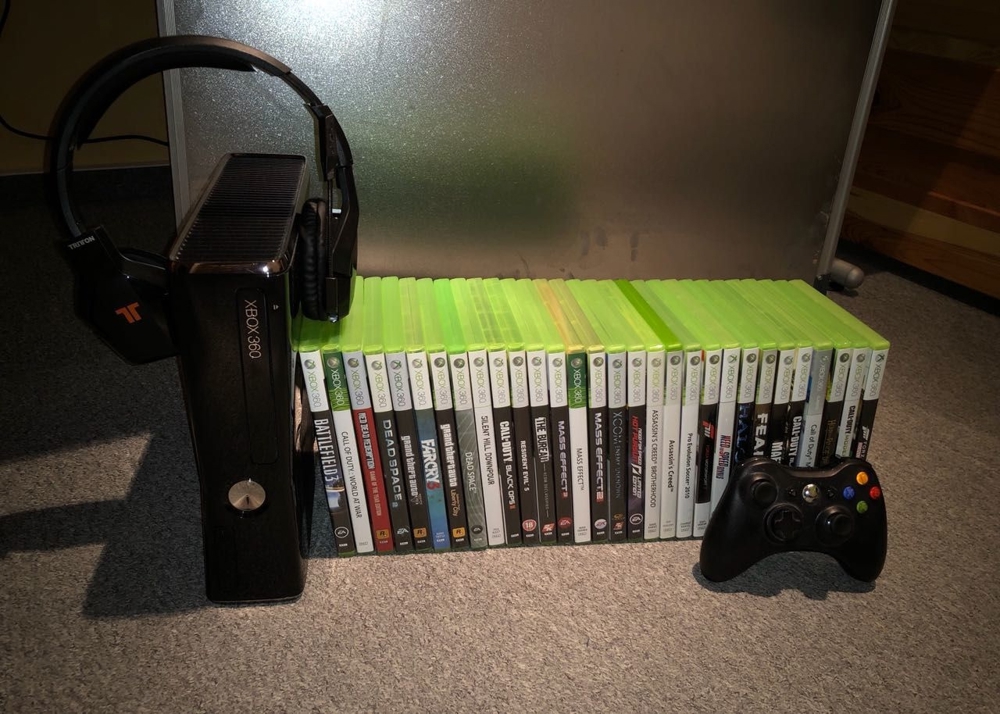 Xbox 360 Slim - Set - 26 Spiele