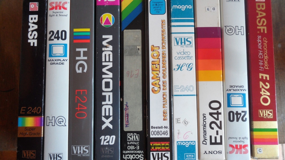 10 VHS CASSETTEN ÜBERSPIELT