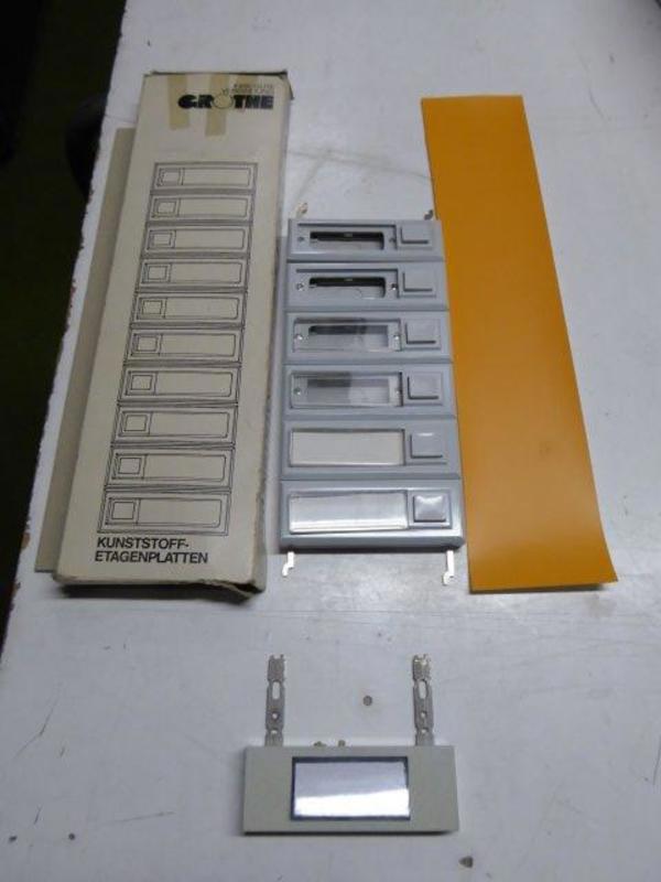 1 Paket Grothe Kunststoff Etagenplatten ETA2122 und EE Klingeldrücker mit Namensfeld auf Putz