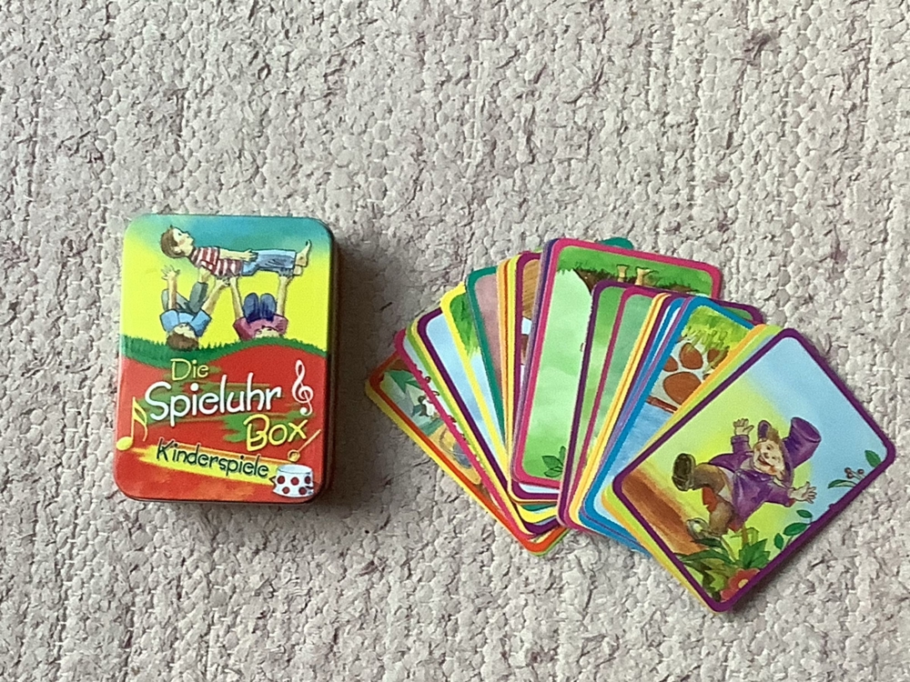 Spieluhrbox mit 40 Karten