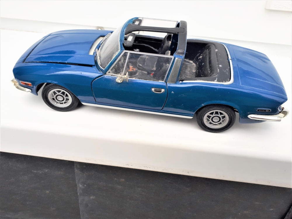 Triumph Stag Cabrio Modellauto 1:18 Bestens