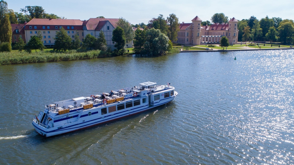 Tagesauflug mit Schiff und Kremser in die wunderschöne Rheinsberger Wald & Seenlandschaft
