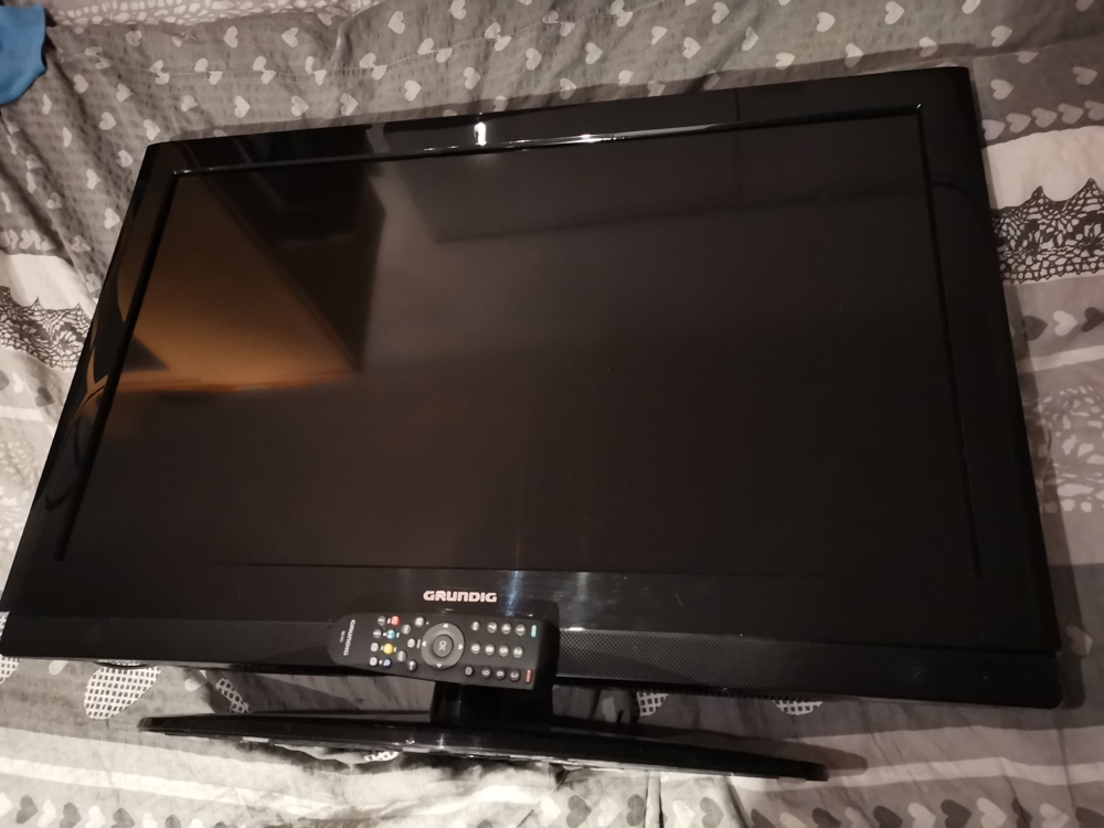 GRUNDIG 32 XLC 3200 BA, 32 Zoll ( 80cm ) LCD Fernseher
