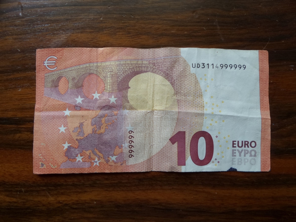 10 EUR mit seltener Nummer Fehldruck