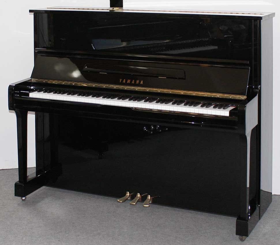 Klavier Yamaha U1, 121 cm, schwarz poliert, Nr. 5325474, 5 Jahre Garantie