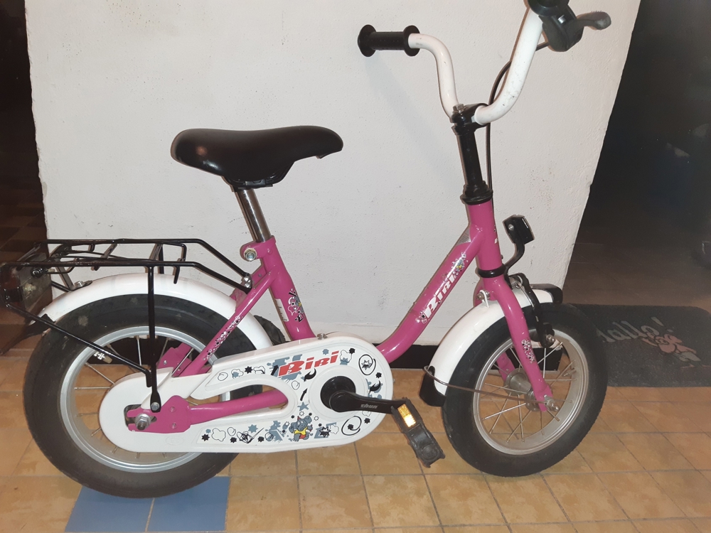 BIBI-Kinderfahrrad 12,5 Zoll und Giro-Fahrradhelm 45-49 cm