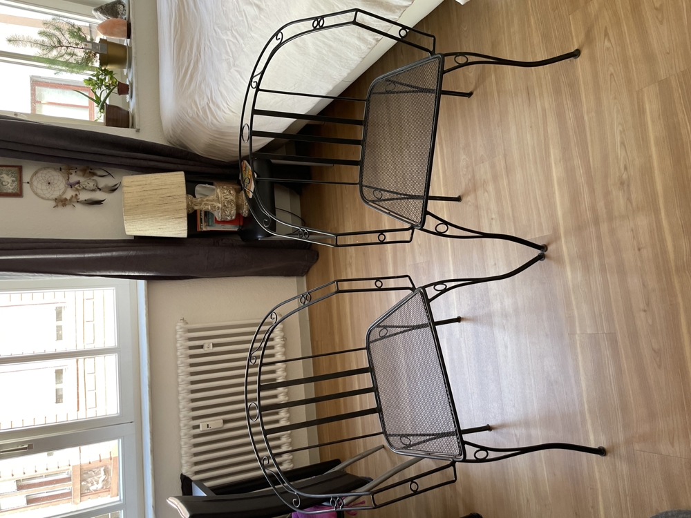 Designe Stühle aus Metall
